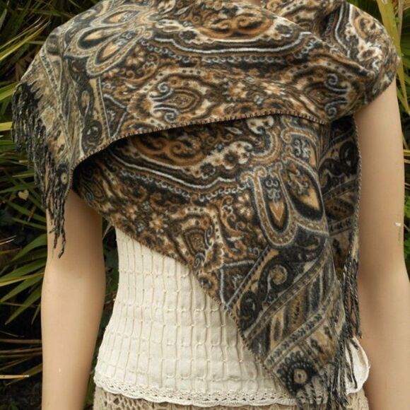 NWOT CASHMINK 100& Acrylic Swirl & Paisley Scarf/Wrap Made in Germany - Picture 3 of 8